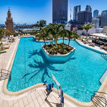 Stunning 2 Bed 2 Bath W Balcony & Incredible Views Apartamento